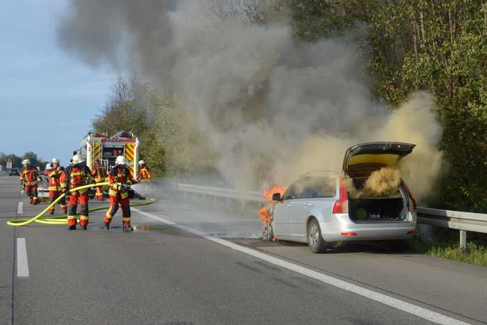 Brennendes Fahrzeug