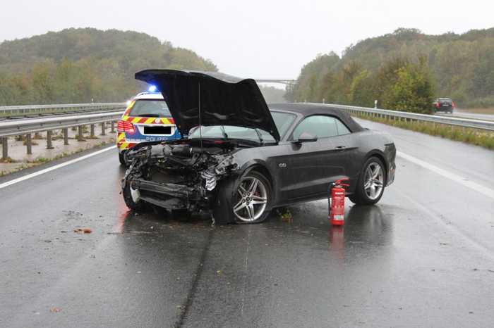 Unfallbeteiligter Ford Mustang