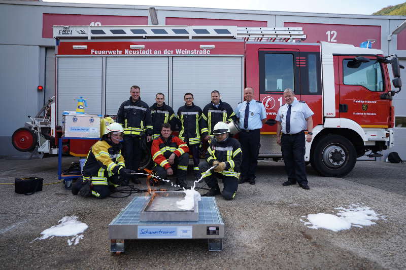 Neustadt Feuerwehr Schaumtrainer (Foto: Holger Knecht)