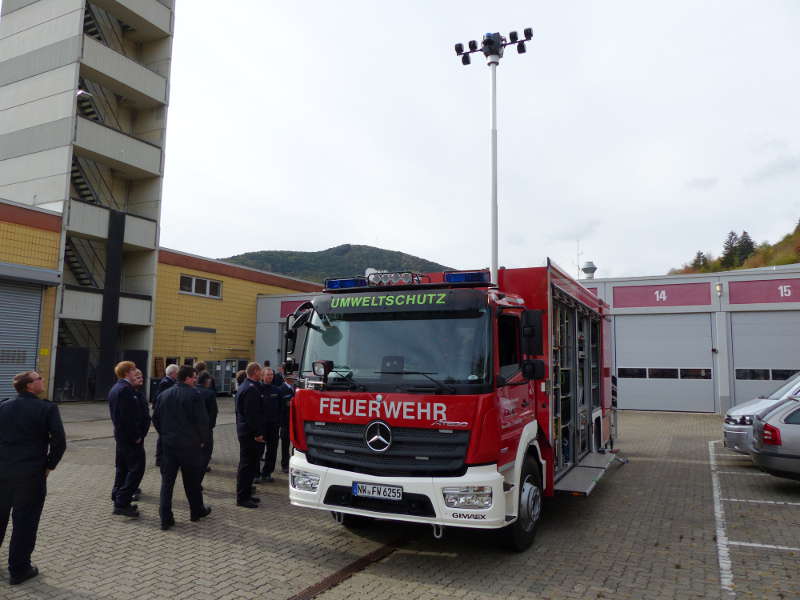 Besichtigung des Gerätewagens (Foto: Medienteam Feuerwehr Neustadt)