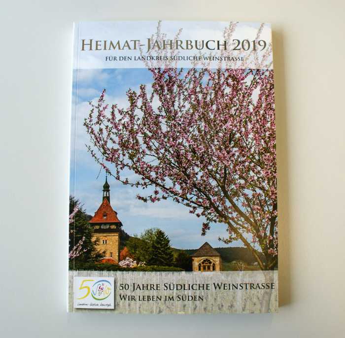 Das Heimatjahrbuch zum Kreisjubiläum 2019 trägt den Titel: “50 Jahre Landkreis. Wir leben im Süden”.