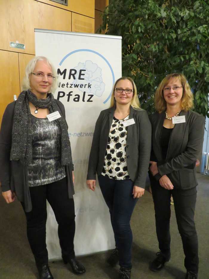 Die Netzwerkkoordinatorinnen (v.l.n.r.): Dr. Anette Georgens (stellv. Amtsärztin Germersheim), Dipl.-Ing. Ina Hein (Gesundheitsingenieurin Landau), Dr. Silke Basenach (Amtsärztin Neustadt).