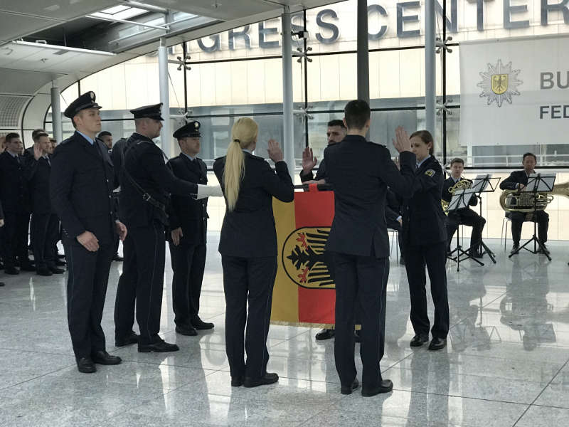 Vereidigung am Flughafen Fankfurt am Main (Foto: Bundespolizei)