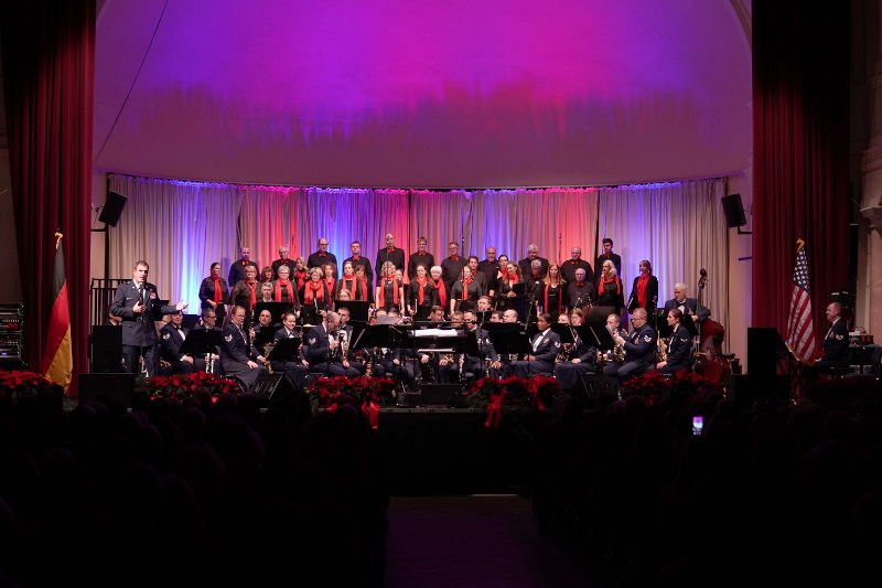 Kaiserslautern Weihnachtskonzert holiday concert USAFE Band (Foto: Reinhard Schnell)