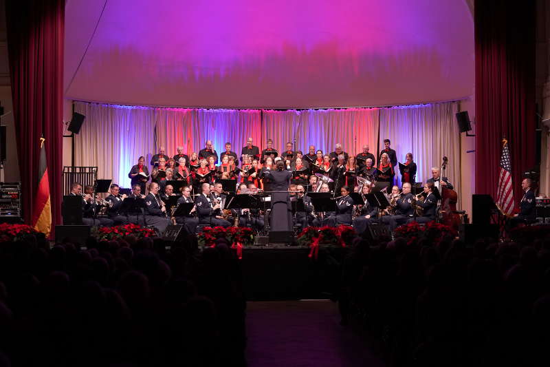 Kaiserslautern Weihnachtskonzert holiday concert USAFE Band (Foto: Holger Knecht)