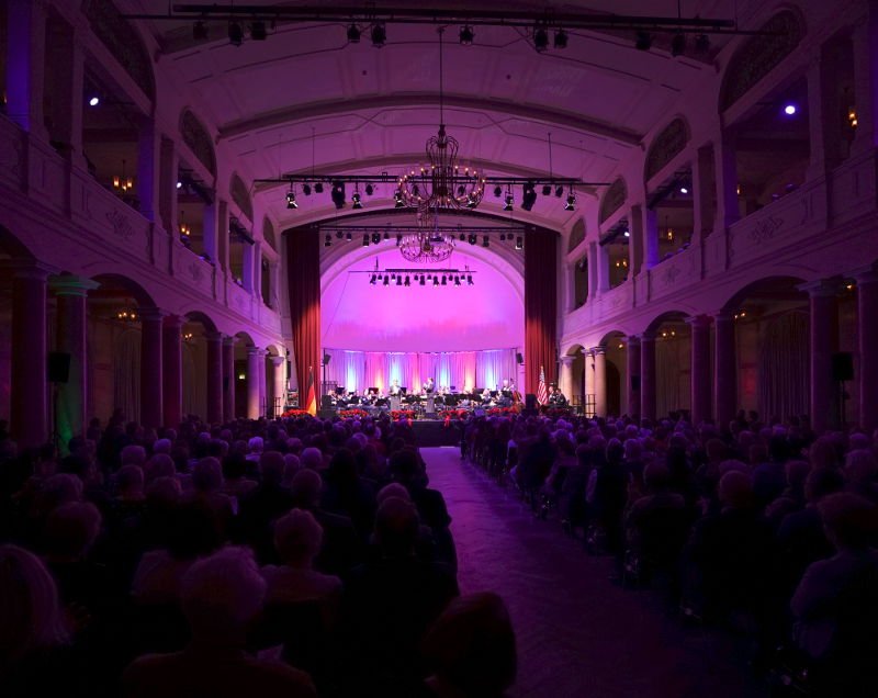 Kaiserslautern Weihnachtskonzert holiday concert USAFE Band (Foto: Reinhard Schnell)
