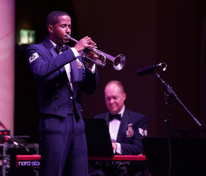 Kaiserslautern Weihnachtskonzert holiday concert USAFE Band (Foto: Reinhard Schnell)