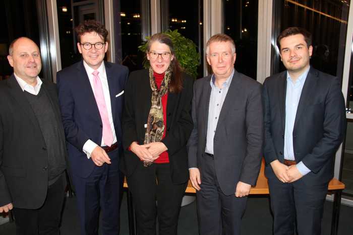 Achim Winkel (Pressesprecher KASIG), Dr. Alexander Pischon, Geschäftsführer KVV; Dr. Charlotte Kämpf, Sprecherin des Fahrgastbeirats; Thomas J. Mager, Leiter des Referats Ausbaustrategie und Grundsatzangelegenheiten des ÖV/ÖPNV im Verkehrsministerium; Martin Randelhoff, Herausgeber des Blogs „Zukunft Mobilität“.