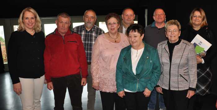 Von der Oberbürgermeisterin verbschiedet wurden (von links): Wasili Kusmann und Friedrich Wohlleben (beide Bauhof), Gabriele Wirth(Stadtkasse), Slavka Leismann und Winfried Weirich (beide Ordnungsamt), Stefan Gassenmeyer (Leiter der Erziehungs- und Familienberatungsstelle) und Anna Ney( Amt für Kultur, Schulen und Sport). Zum Jubiläum „25 Jahre im öffentlichen Dienst“ wurde Beate Keller (rechts), Leiterin der Kita Steinkaut gratuliert