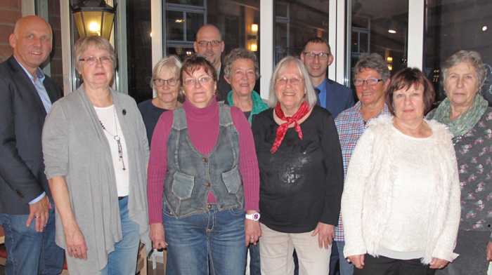 Freude über das 20-jährige Bestehen der Klinikbücherei am Standort Buchen der Neckar-Odenwald-Kliniken bei einer Feierstunde. Foto: Neckar-Odenwald-Kliniken