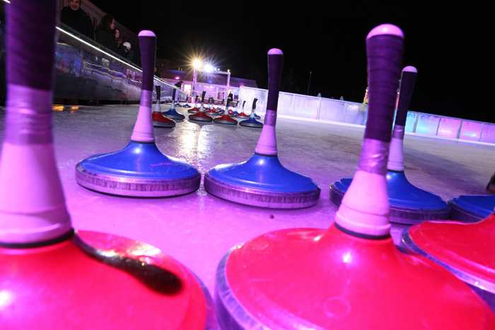 Stadtwerke EISZEIT Eisstock Foto: jodo