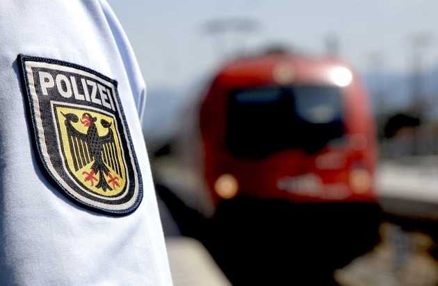 Bundespolizei-Bahn_Adler-auf-Aermel_Symbolbild