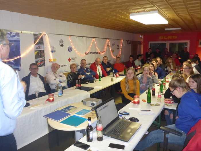 DLRG Bad Kreuznach: Gemeinsamer Jahresabschluss mit 90 Jahre Jubiläumsfeier
