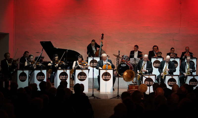 Freinsheim Von-Busch-Hof Schellack-Orchester Neujahr-Gala 2019 (Foto: Holger Knecht)