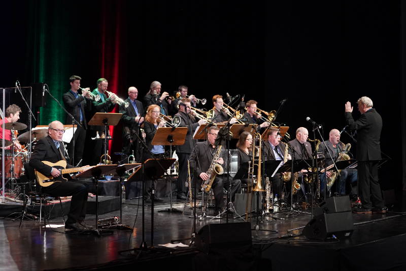 Neustadt Jazz an Neujahr Blue note BIG BAND Stephanie Laura Harrison Jens Wendelboe (Foto: Holger Knecht)