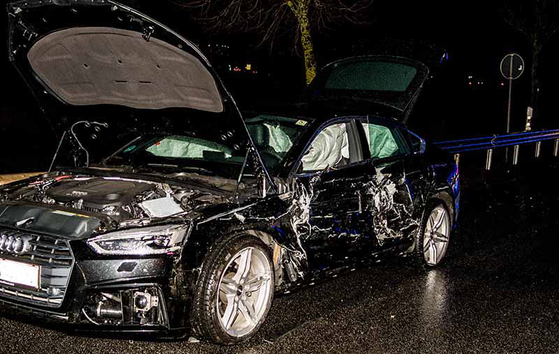 Eines der beiden beteiligten Fahrzeuge (Foto: Helmut Dell)