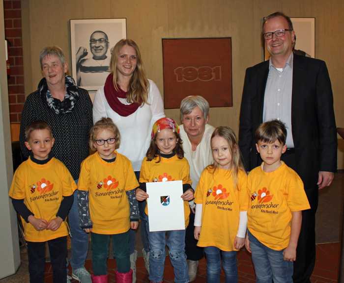 Erster Kreisbeigeordneter Marcus Ehrgott konnte in der Kategorie „Kindergärten“ den Kindergarten Nord-West aus Herxheim auszeichnen.