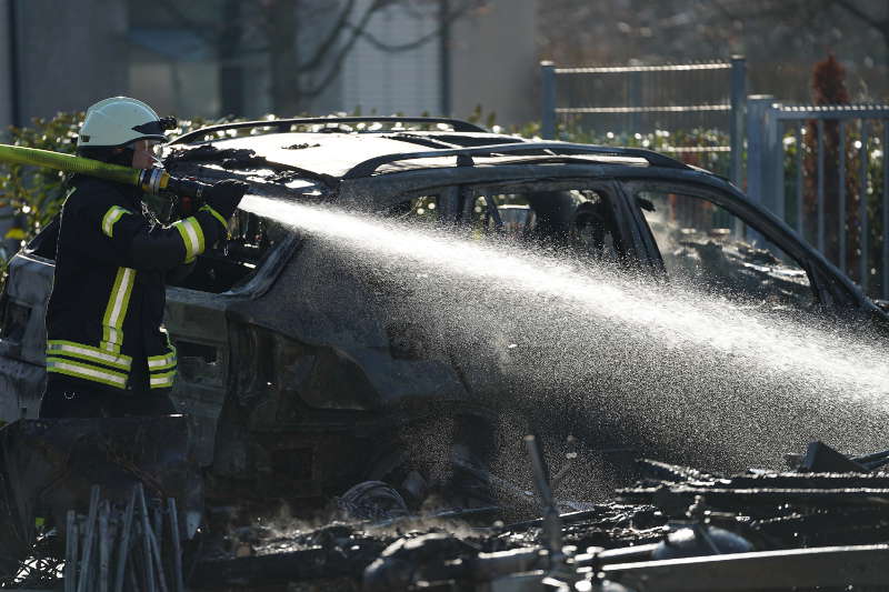 Neustadt Fahrzeugbrand (Foto: Reinhard Schnell)