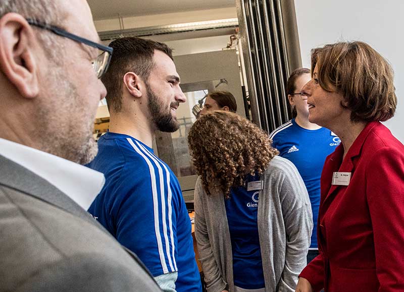 Gienanth Besuch Malu Dreyer (Foto: Helmut Dell)