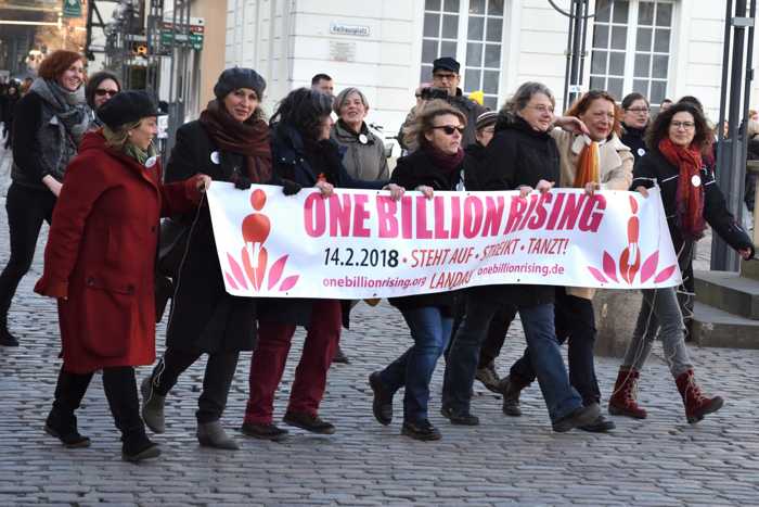 Auch 2019 wieder auf dem Landauer Rathausplatz: „One Billion Rising“ gegen Gewalt an Frauen. (Quelle: Stadt Landau)
