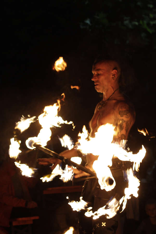 Feuershow Maitre Flamme (Foto: Lorraine Médiévale/CarolanLieb)