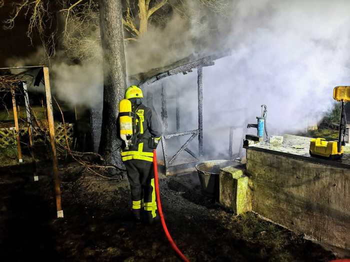 Gartenhüttenbrand © Feuerwehr Frankfurt am Main