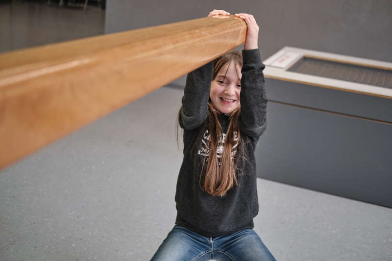 Für ein naturwissenschaftlich interessiertes Mädchen wie Lene Seufert ist das EXPERIMINTA ScienceCenter in Frankfurt genau die richtige Kulisse – auch für ein Interview. (Foto: IngKH)