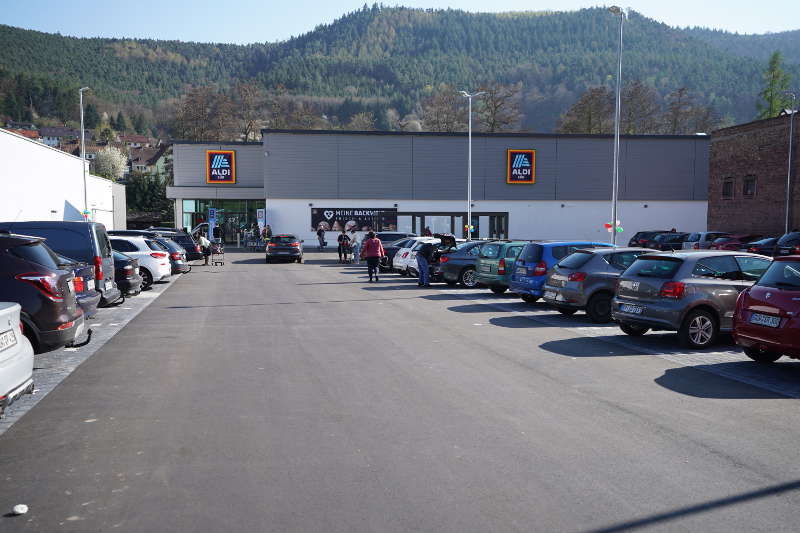 Lambrecht ALDI SÜD Eröffnung (Foto: Reinhard Schnell)