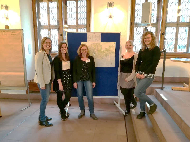 v.l.: Christina Witte (MRN), Luise Forger, Stefanie Deutsch, Ann Kristin Langenbahn (alle vom Bildungsbüro der Stadt Neustadt) und Laura Arndt (Pädagogische Hochschule Heidelberg) (Foto: Stadtverwaltung Neustadt)