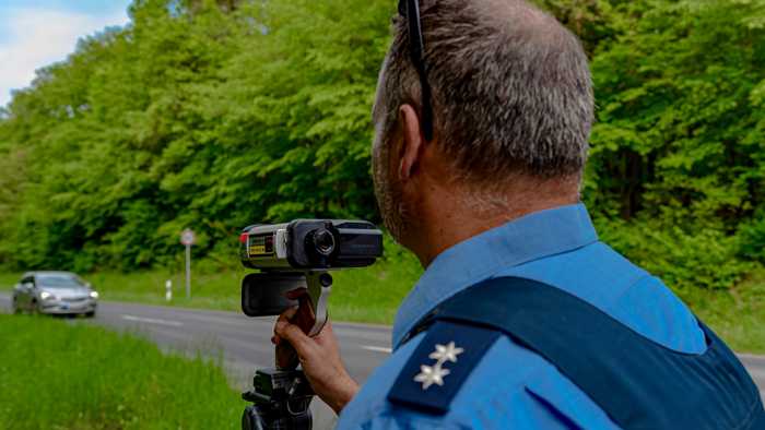 Symbolbild, Polizei, Kontrolle, Geschwindigkeit