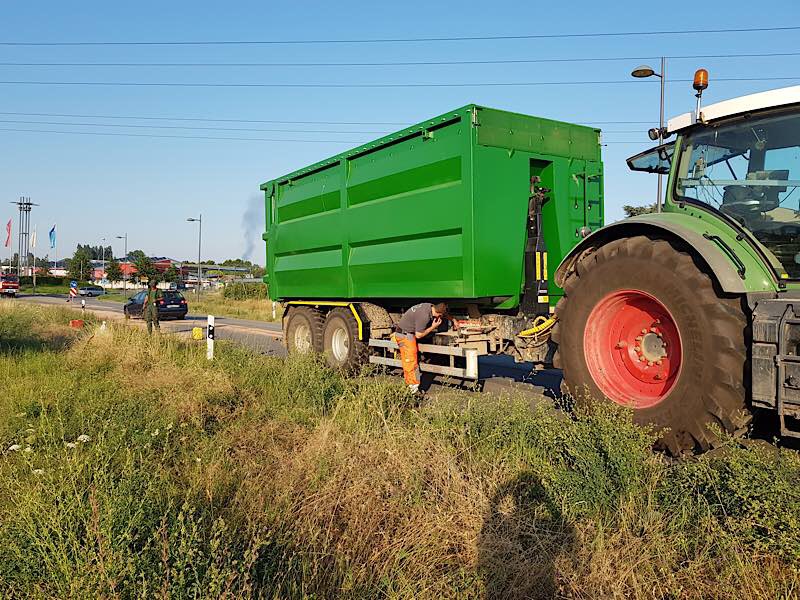 Das landwirtschaftliche Gespann (Foto: Feuerwehr Neustadt)