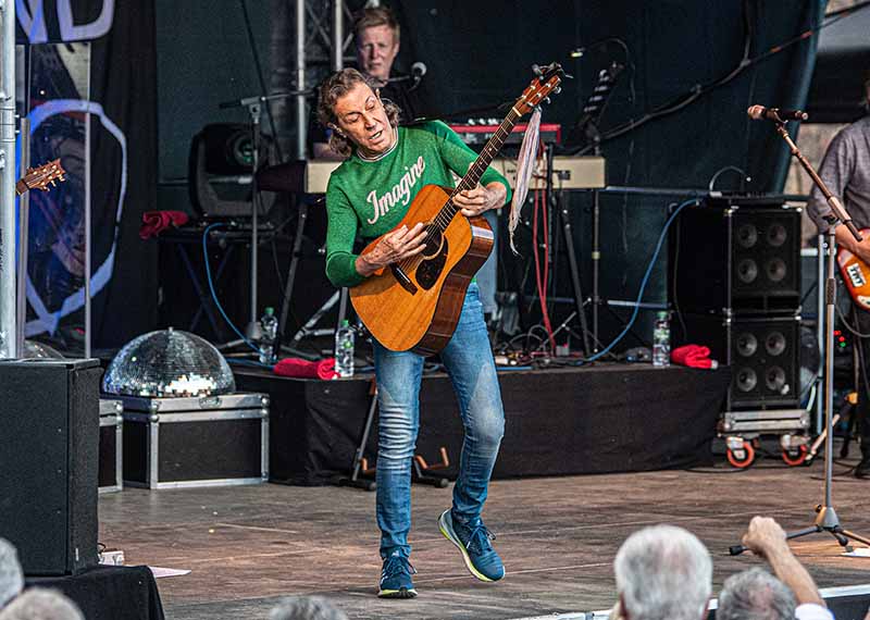 Neuleininger Burgsommer Albert Hammond 2019 (Foto: Helmut Dell)