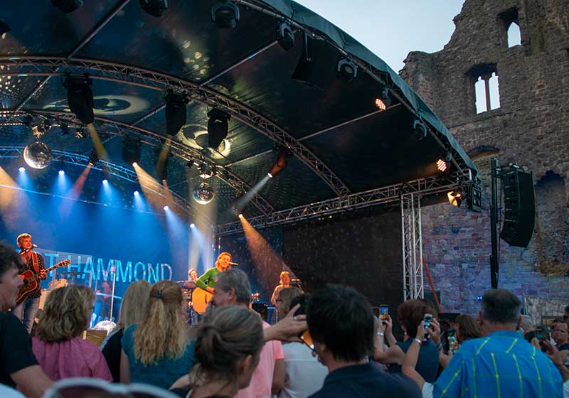 Neuleininger Burgsommer Albert Hammond 2019 (Foto: Helmut Dell)