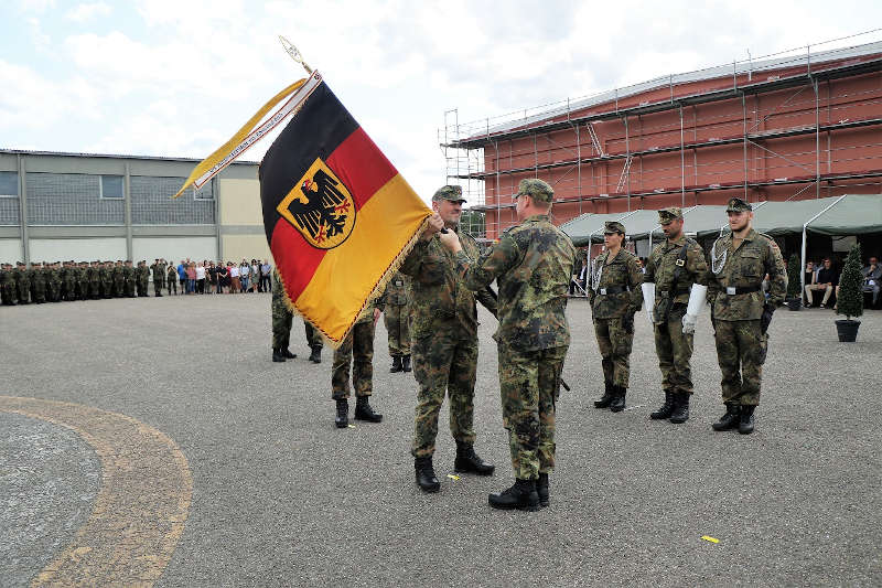 Abgabe des Kommandos (Foto: Bundeswehr/Frank Wiedemann)