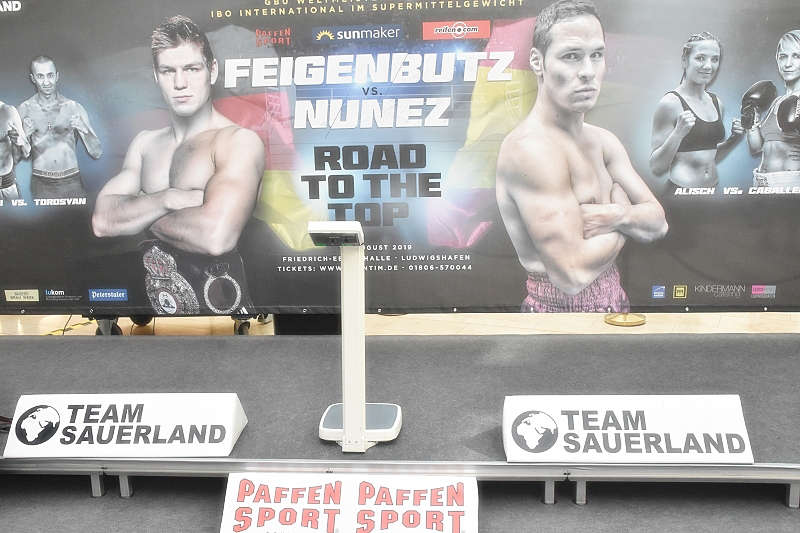 Ludwigshafen Sauerland-Boxgala 2019 Wiegen (Foto: LT)