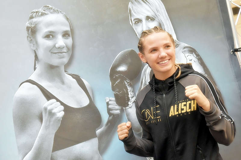 Ludwigshafen Sauerland-Boxgala 2019 Wiegen (Foto: LT)