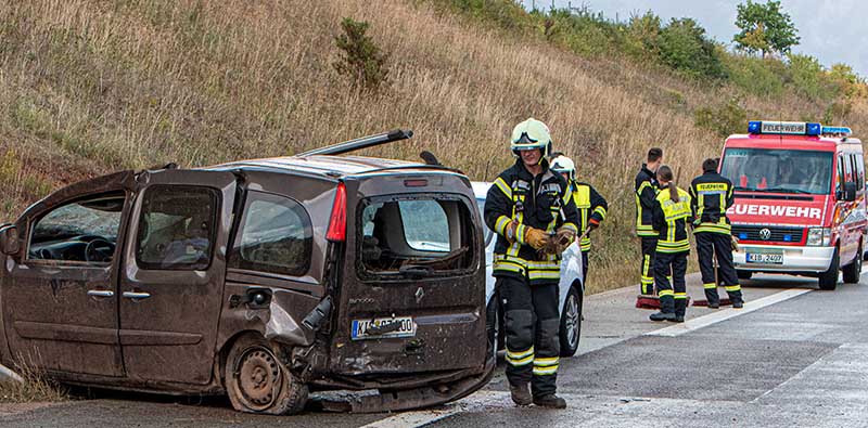 Unfall A 63 am Samstagnachmittag (Foto: Helmut Dell)
