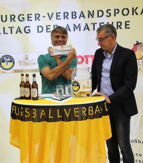 Frank Weisenstein (rechts) mit Franz Josef Kolb (Abteilung Spielbetrieb SWFV (Foto: SWFV)