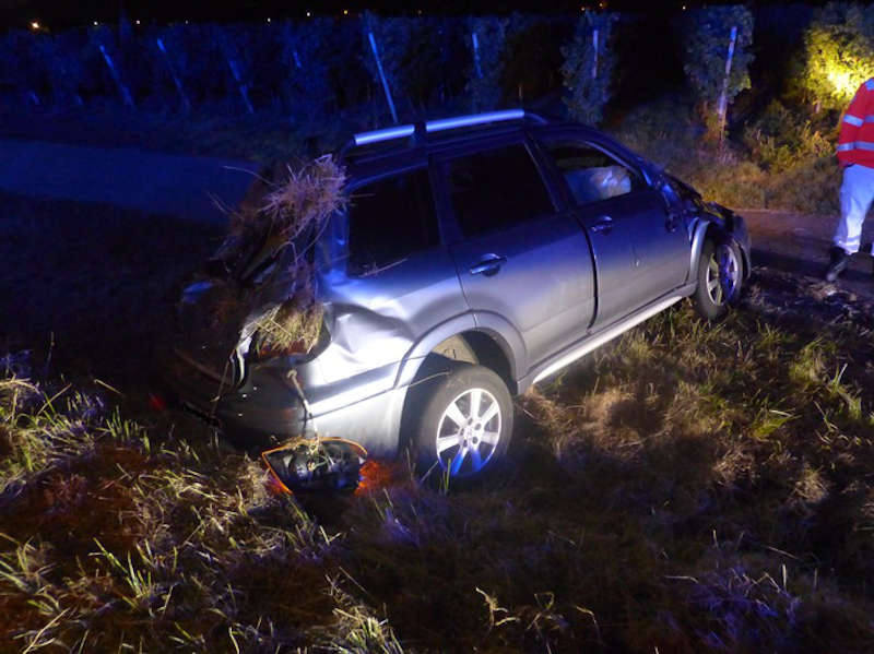 Unfallbeschädigter PKW (Foto: Polizei RLP)