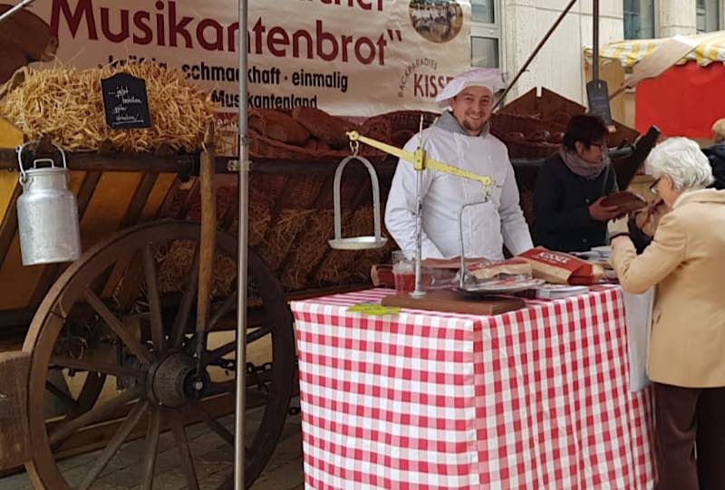 Großer Herbst-Bauernmarkt mit verkaufsoffenem Sonntag (Foto: WEG Neustadt)