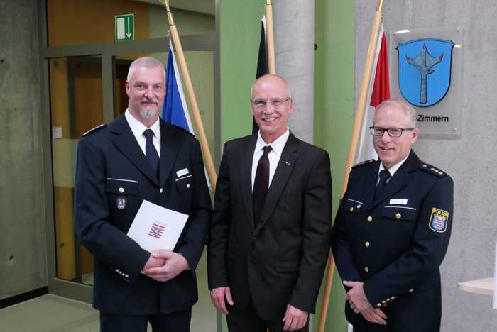 Amtseinführung_v.l.: EPHK Achim Romig; Abteilungsdirektor Dirk Engelhard; Polizeidirektor Hartmut Scherer