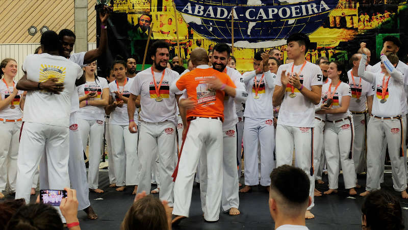 Der Karlsruher Alfred Xhelilaj (Capoeirista Calopsia) gewinnt Bronze bei der Deutschen Capoeira-Meisterschaft (Foto: Uwe Böse)