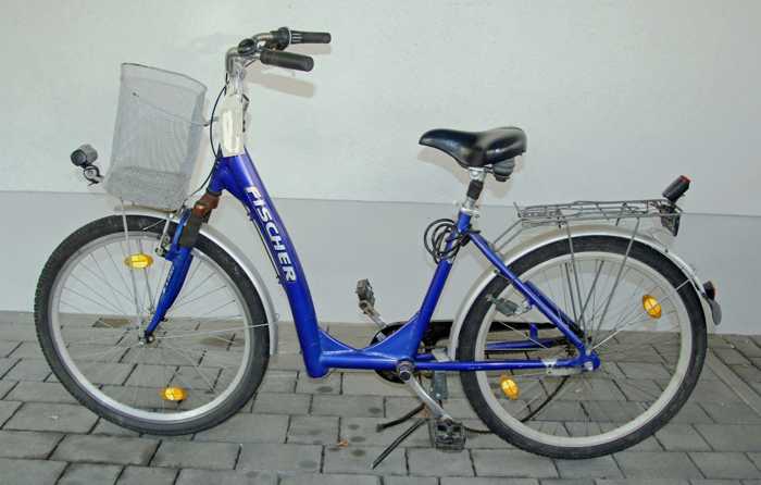 Blaues Fahrrad - Wer kann Angaben zur Herkunft dieses Damenrades machen?