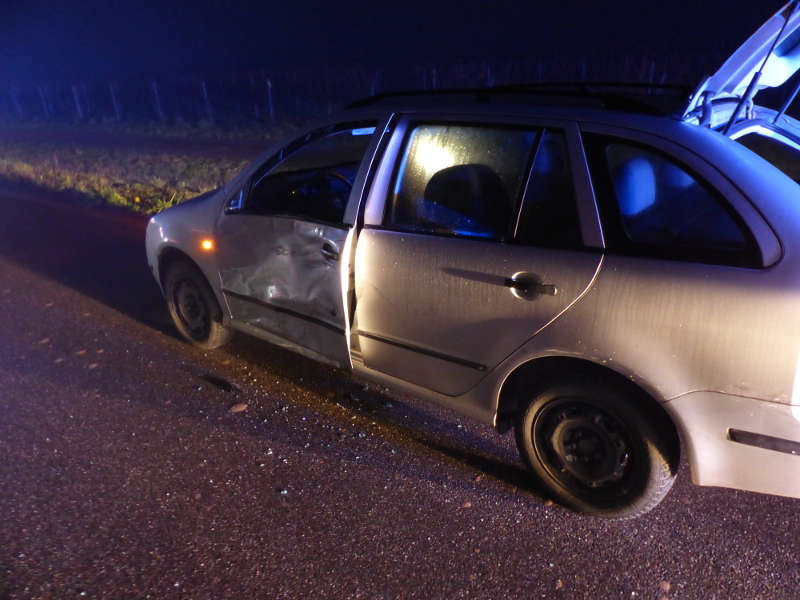 Der unfallbeteiligte Skoda (Foto: Feuerwehr Neustadt)