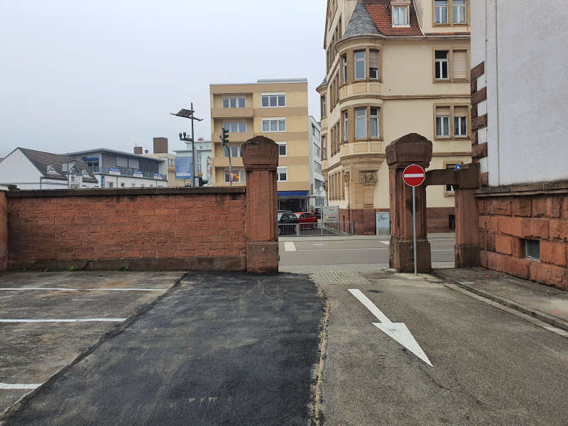 Neustadt Parkplatz Konrad-Adenauer-Straße (Foto: Reinhard Schnell)
