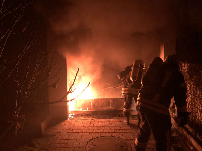 Brandbekämpfung (Foto: Feuerwehr Neustadt)