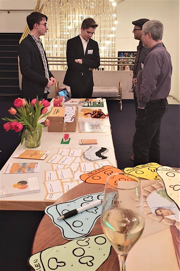 Der Stand des Bildungsbüros beim Neujahrsempfang. (Foto: Stadtverwaltung Neustadt)