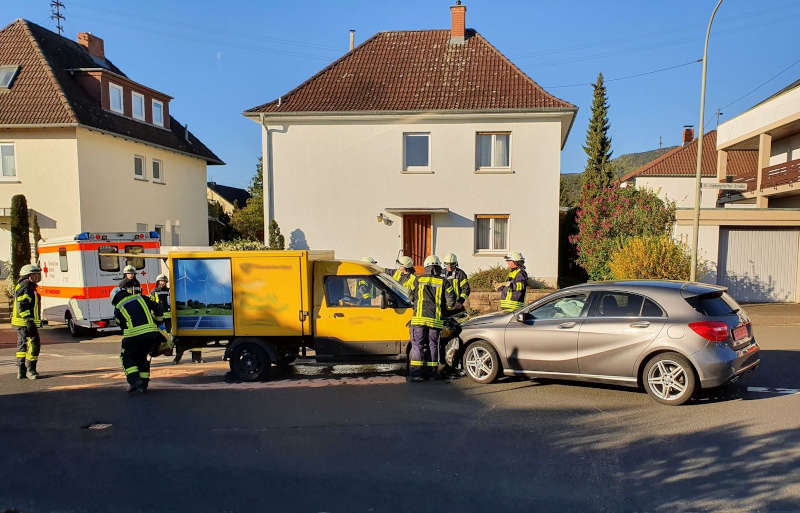 Die beiden beteiligten Fahrzeuge (Foto: Feuerwehr Neustadt)