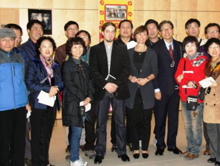 Gruppenfoto mit koreanischen und deutschen Lehrkörpern