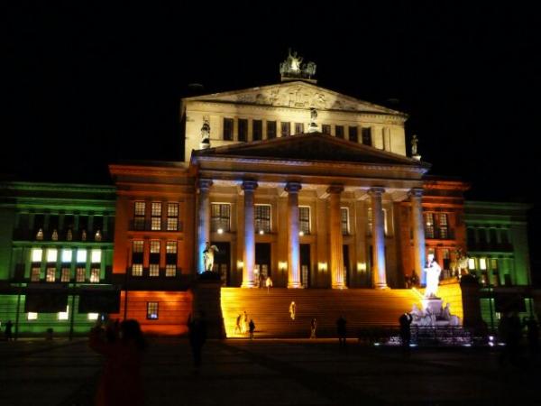 img-138142-FestivalofLights-GabiStuckenberg.jpg